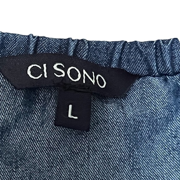 CI SONO CHAMBRAY EMBROIDERED FLORAL CROP TOP SIZE L
#1 - Picture 2 of 4